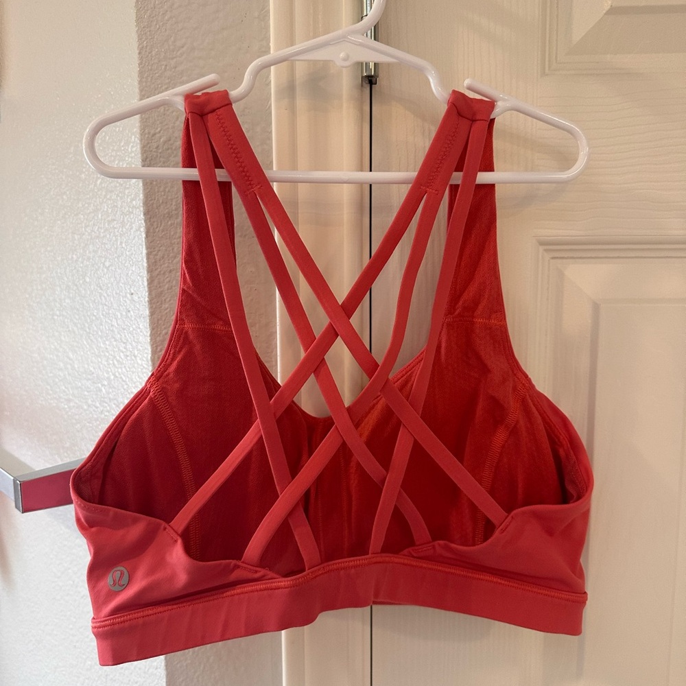 Lululemon size 8 coral bra. Good condition.